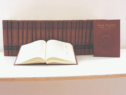3570